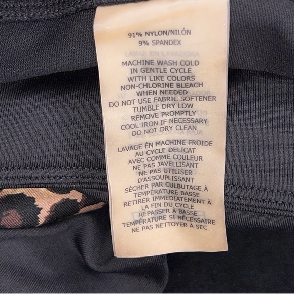 LARGE BETSEY JOHNSON ACTIVEWEAR CAPRIS ATHLETIC BLACK LEOPARD PRINT STRETCH - Picture 9 of 10